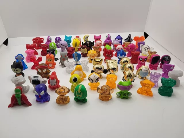 Gogos Crazy Bones random lot of 70 - Gold, Aliens, Rare