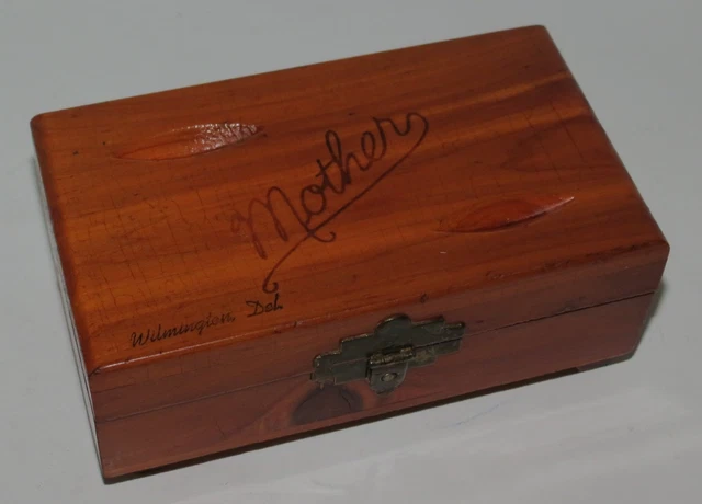Vintage MOTHER Small Footed Wooden Cedar Trinket Jewelry Box - Wilmington DE