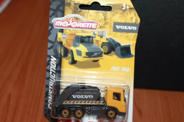 Volvo Truck FMX Skip Yellow color Construction series Majorette Scale 1:87