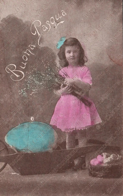 1918 Buona Pasqua Bambina con uovo gigante su cariola Cartolina