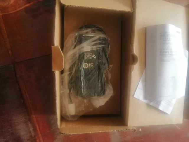1 pz nuovo servomotore Omron IN Box R7M-A05030-S1-D