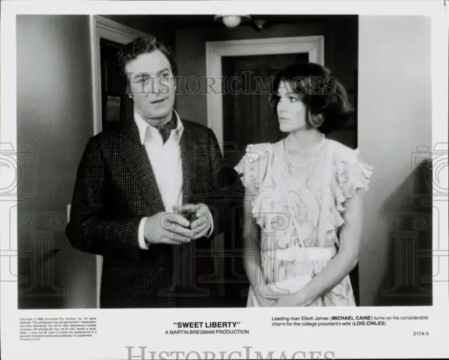 1986 Press Photo Actors Michael Caine, Lois Chiles in "Sweet Liberty"