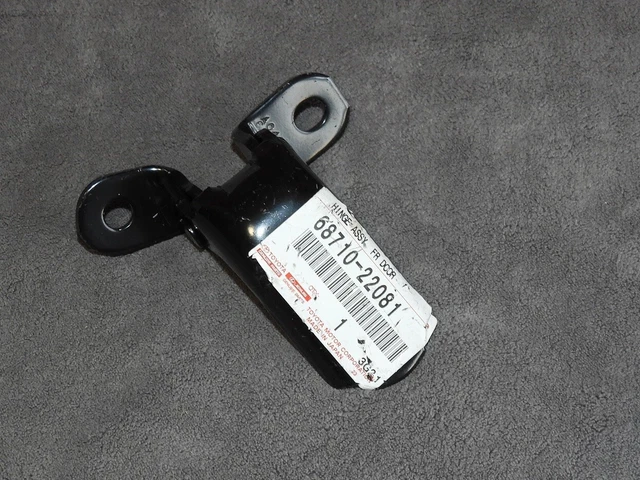 Genuine Toyota suits Landcruiser 100, 105 series center console hinge 5890760040 Genuine Toyota suits Landcruiser 100, 105 series center console hinge 5890760040