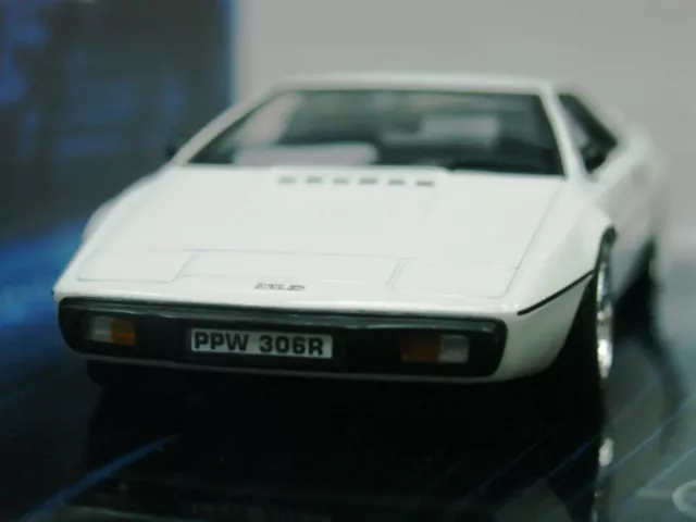 WOW EXTREMELY RARE Lotus Esprit S1 Bond 007 The Spy Who Loved Me 1:43 Minichamps