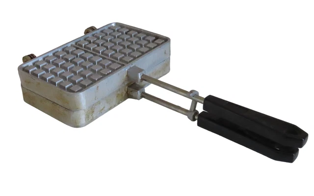ANCIEN MOULE GAUFRIER croque monsieur double en fonte d'aluminium dlg l