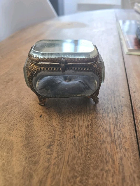 BELLE BOITE A BIJOUX NAPOLEON III LAITON VERRE BISEAUTE GRAVE DE FLEURS