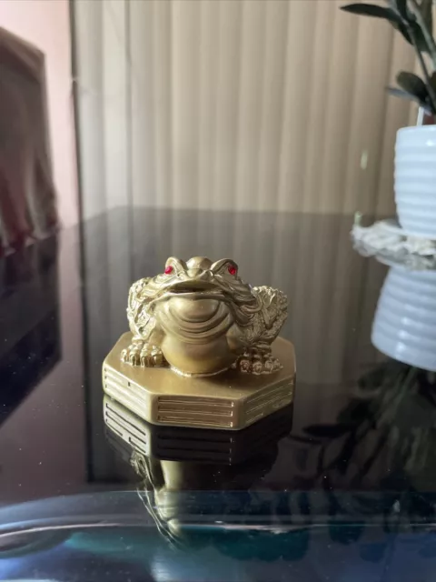 Fortune Coin Red Eyes Three Legged Money Toad/ Frog - Feng Shui Resin Figurine