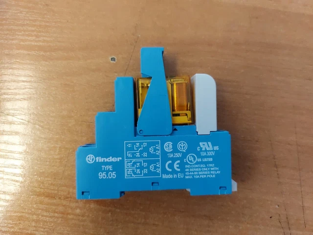 Finder 48.52.8.230.0060 /#G P7BU 1682 relay module