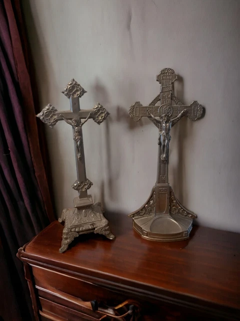 Ancien pendentif crucifix, Christ aux larmes, Pénin Poncet