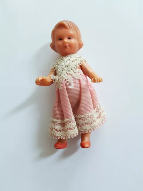 Mädchen mit langem Kleid, ARI Puppe Püppchen Puppenstube, 8 cm