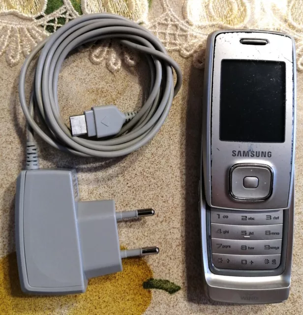 Telefono Cellulare Vintage Samsung SGH-S720I + Caricabatteria