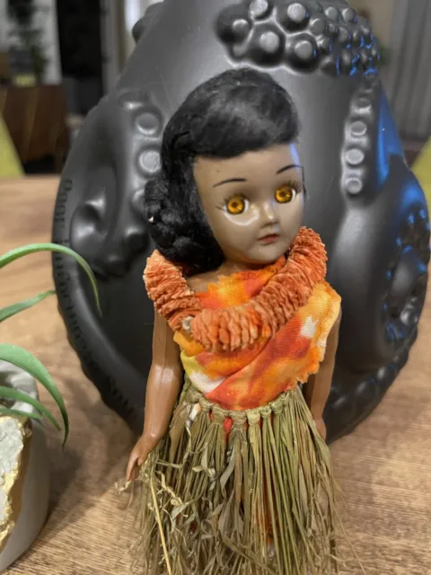Vintage Hawaiian Island Hula Plastic Doll Lei Grass Skirt Polynesia Eyes Close 7
