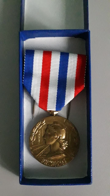 Médaille - Offert par la petite gironde - avec écrin - bronze
