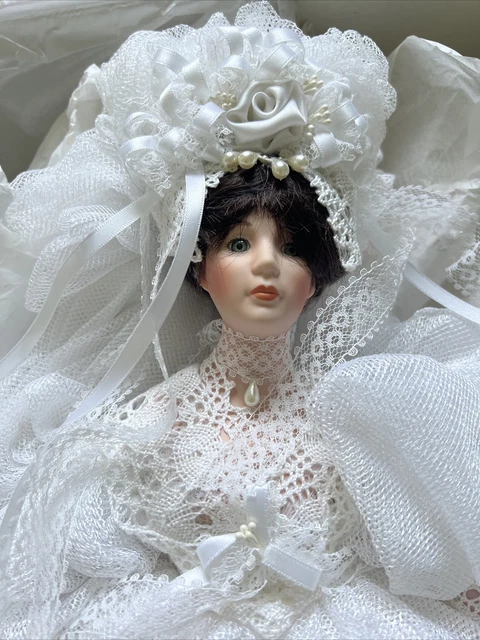 Wedding Bride - The Heritage Mint Collection Ltd. Porcelain 16" Doll 1988/1989