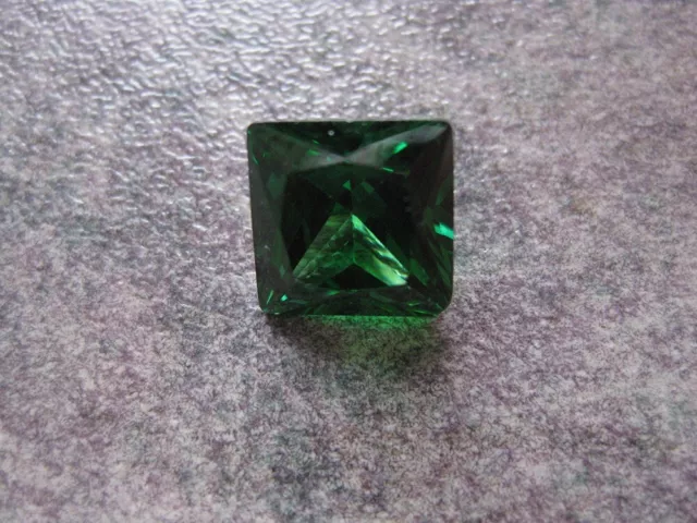 Lab. Emeraude - 5,69 carat - Square cut - Enhanced - Sri Lanka - Gem160