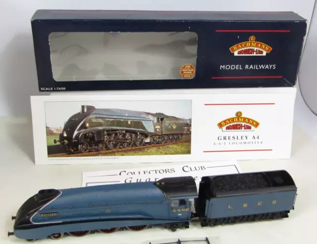 Bachmann locomotive oo gauge.  Mallard.  Gresley A4.  4468,  31-952.  Boxed