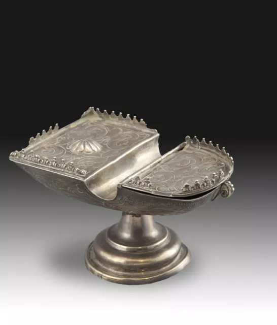 Silver incense boat (naviculae). With hallmarks. Spain, 18th century.