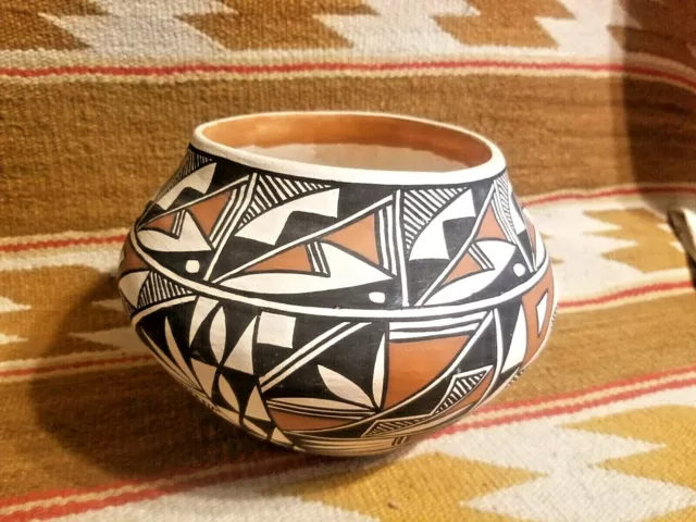 Beautiful 6.5" Acoma Pueblo Native American Pottery Pot M Lucario Hand Coiled