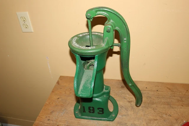 Antique Vintage Chandler Cerar Rapid Cast Iron Farm Kitchen Well Water Hand Pump
