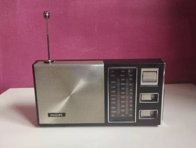 poste  radio FM vintage Philips Portable Receiver années 70 PROBLEM SON FAIBLE 2