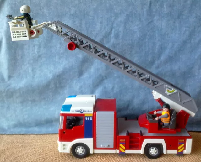 Playmobil 4820 Camion de pompiers grande échelle - Playmobil - Achat & prix
