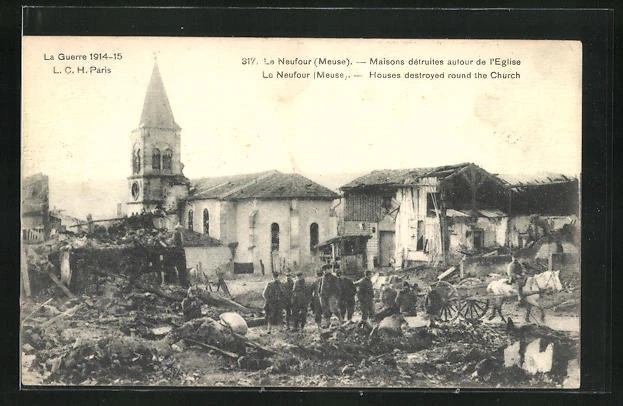 CPA Le Neufour, Maisons detruites autour de l´Eglise 1915