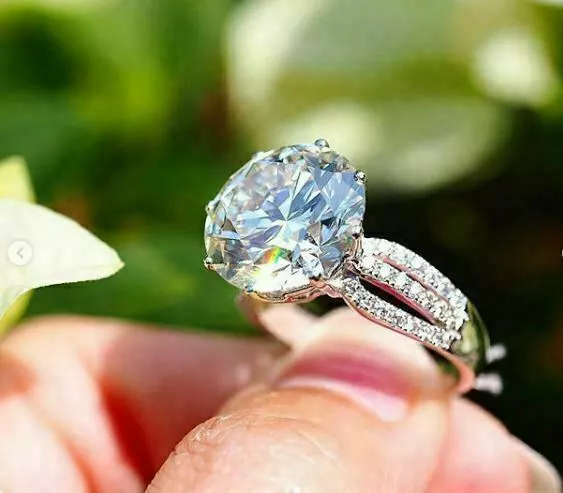 Bague de fiançailles de mariage unique en moissanite blanche coupe ronde 3...