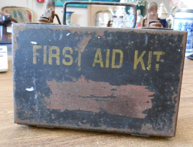 Vintage MSA First Aid Kit Type D Mine Safety Appliances & Co w 6 Bandages Splint