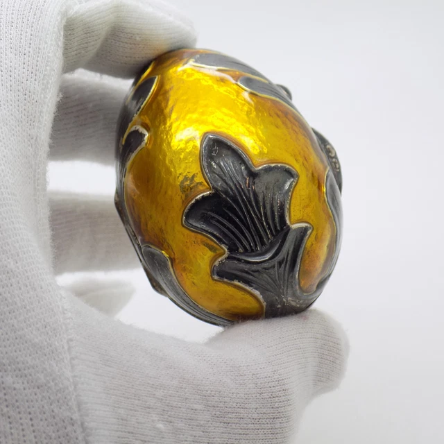 Vintage Italian Handmade Genuine Silver Rare Egg Shaped Lily Pill Snuff Trinket