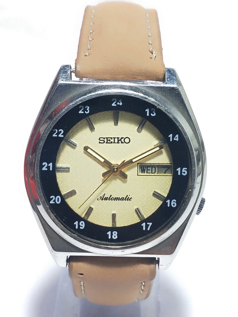Vintage  Seiko  Automatic Movement Day Date Analog Dial Wrist Watch F223