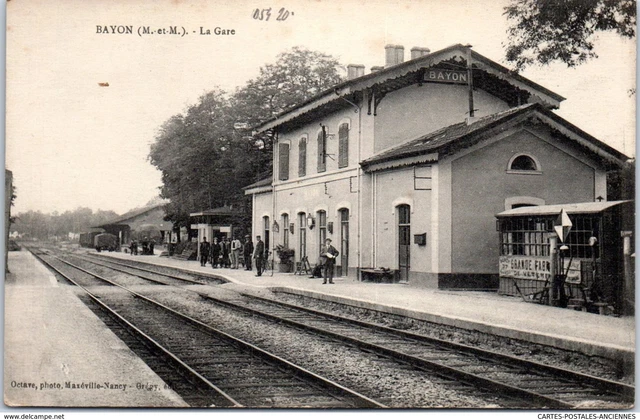 54 BAYON - vue de la gare, les quais