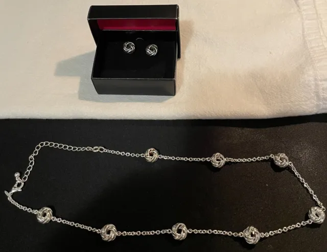 NIB AVON Love Knot Gift Set (silvertone) Necklace & matching Pierced Earrings
