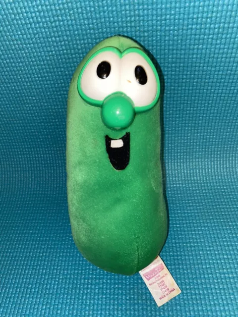 VTG CR Gibson Larry Boy Cucumber Beanie Plush Veggie Tales Stuffed Toy 9”  NWT