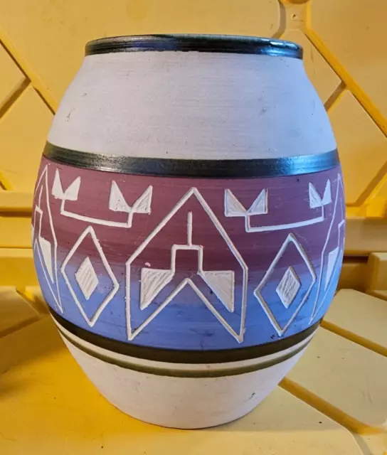 VINTAGE Al Black Tail Deer  Wheel thrown vase pottery Black Hills Rapid City 7.5