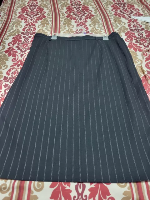 Escada Margaretha Ley Womens Wool Pencil Skirt Pin Stripe Black. Size 44