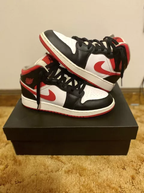 Jordan 1 Mid GS 'White Very Berry' Size 6y | No Damage Just Worn A Couple Times