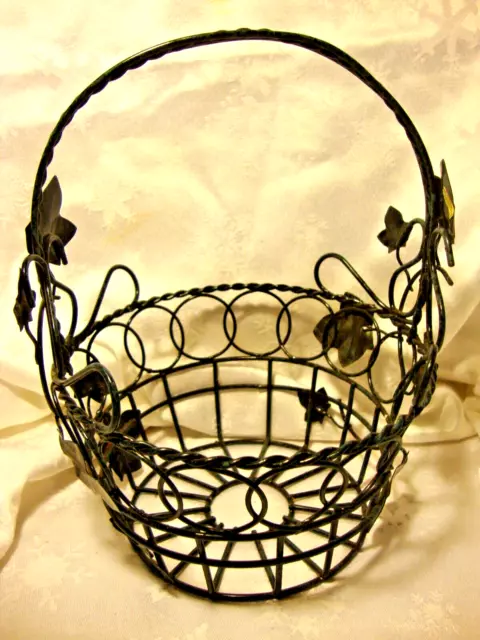 Vintage Wrought Iron Black & Green Leaf Basket w/Handle Ornate Decorative    382