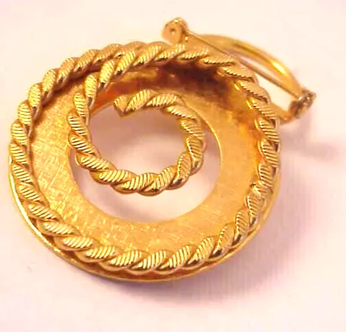 Vintage Round Rope Swirl Brooch/Scarf Clip Pin Fur Shoe Gold tone Unique Look