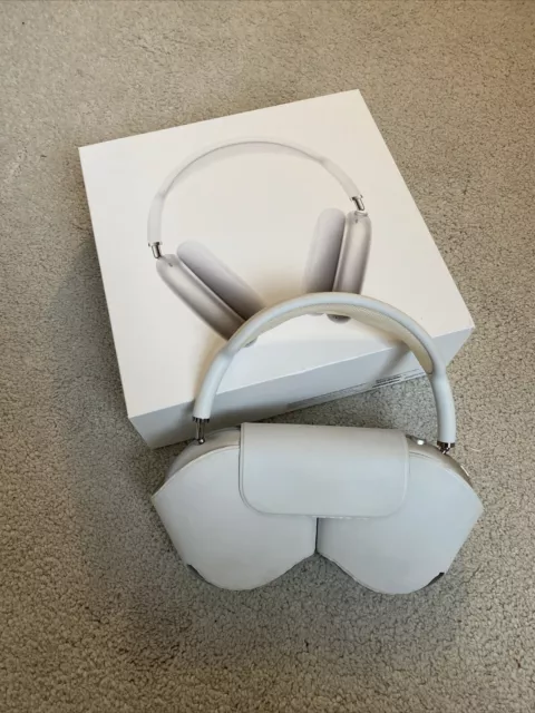 Apple AirPods Max Silver With Case And Original Box RRP £550 Apple AirPods Max Silver With Case And Original Box RRP £550