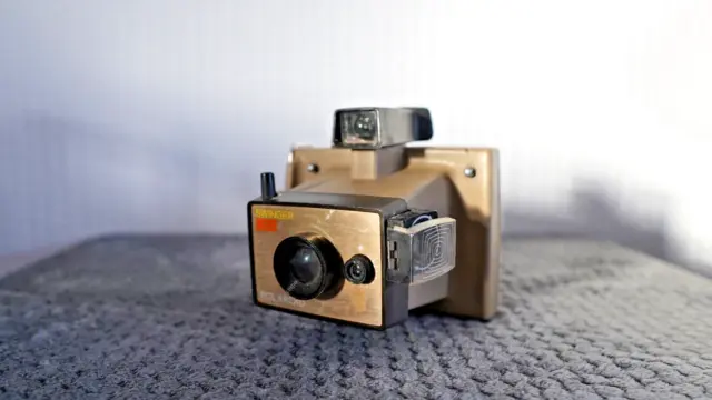 Polaroid Swinger EE Vintage Instant Camera
