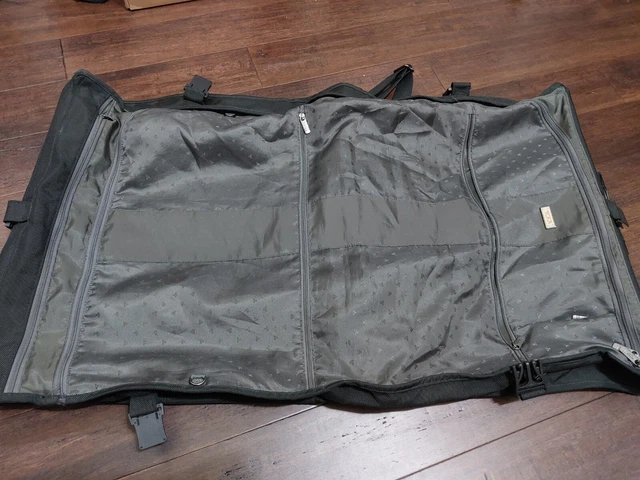 TUMI Alpha Classic Garment Bag Black Ballistic Nylon Bi-Fold 22134D4 5