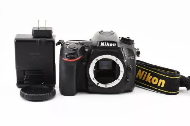 Nikon D7200 24,2 MP Digitalkameragehäuse Schwarz mit Trageriemen aus Japan...