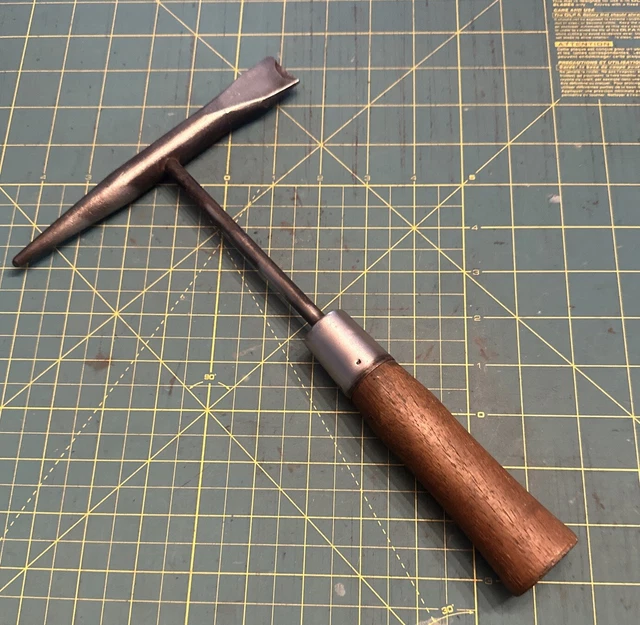 VINTAGE ATLAS TOMAHAWK Welding Chipping Rock Hammer 111/2" Long, 1lb