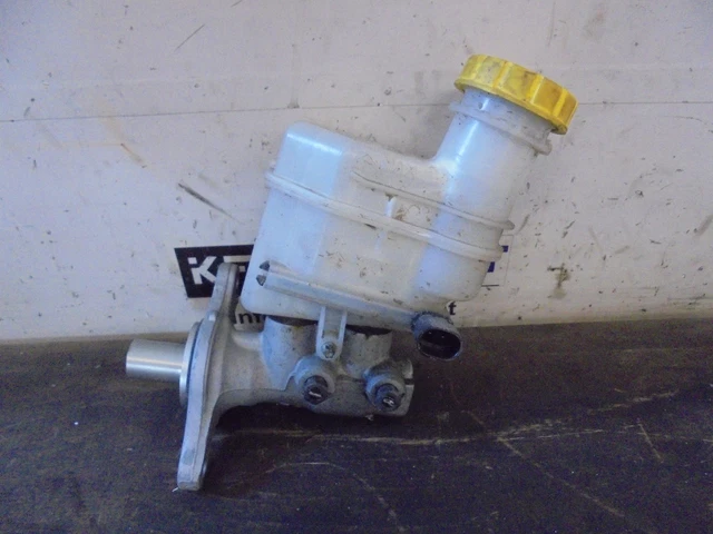 maître-cylindre de frein Ford Ka RU8 32069666 1.2 51kW 169A4000 FP4 125823