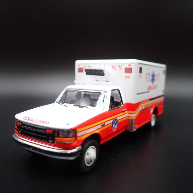1:43 Ford Thunderbird Cabriolet Avec Pilote Rouge DINKY Jouets DeAgostini Norev
