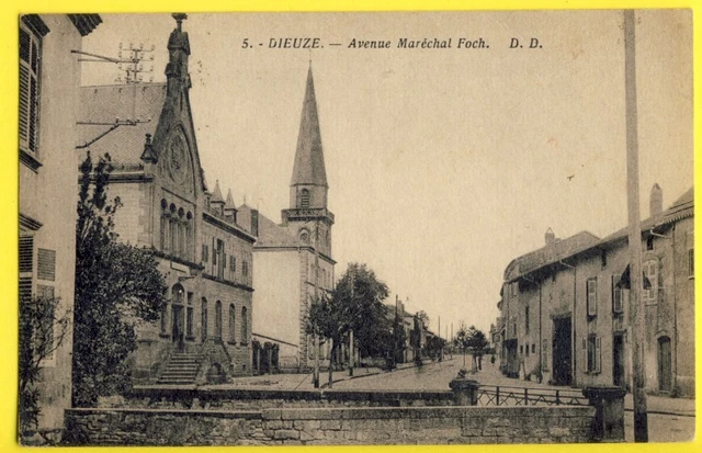 cpa France Lorraine 57 - DIEUZE (Moselle) Avenue du MARECHAL FOCH
