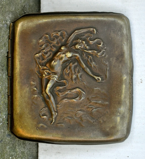 ETUI À CIGARETTES , époque Art Nouveau signé Lavrillier , métal doré ...