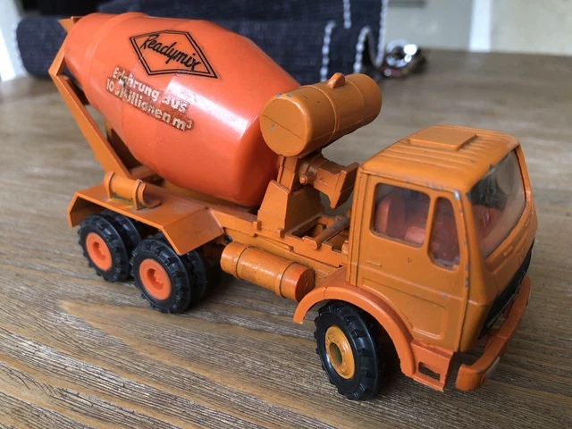 CONRAD 3044 1/43ème MERCEDES TOUPIE READYMIX