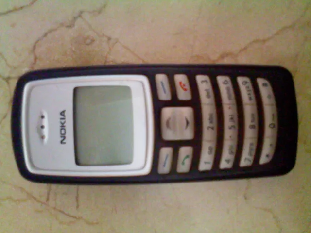 Movil antiguo Nokia 2100