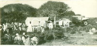 1935 ca SOMALIA Accampamento italiano con ascari e furgone *Fotografia